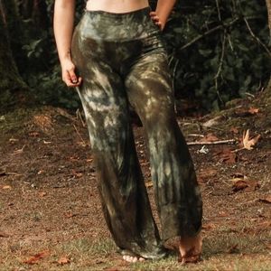 *RARE* Blossoming Bumble Flow Pants